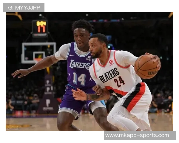 梅里尔表现出色三分球命中率高达六成贡献19分4篮板正负值显著提升