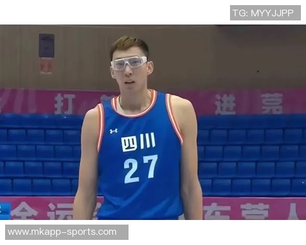 周琦祝贺前辈入选中国篮球名人堂激励后辈奋勇拼搏 周琦祝贺前辈入选中国篮球名人堂激励后辈奋勇拼搏